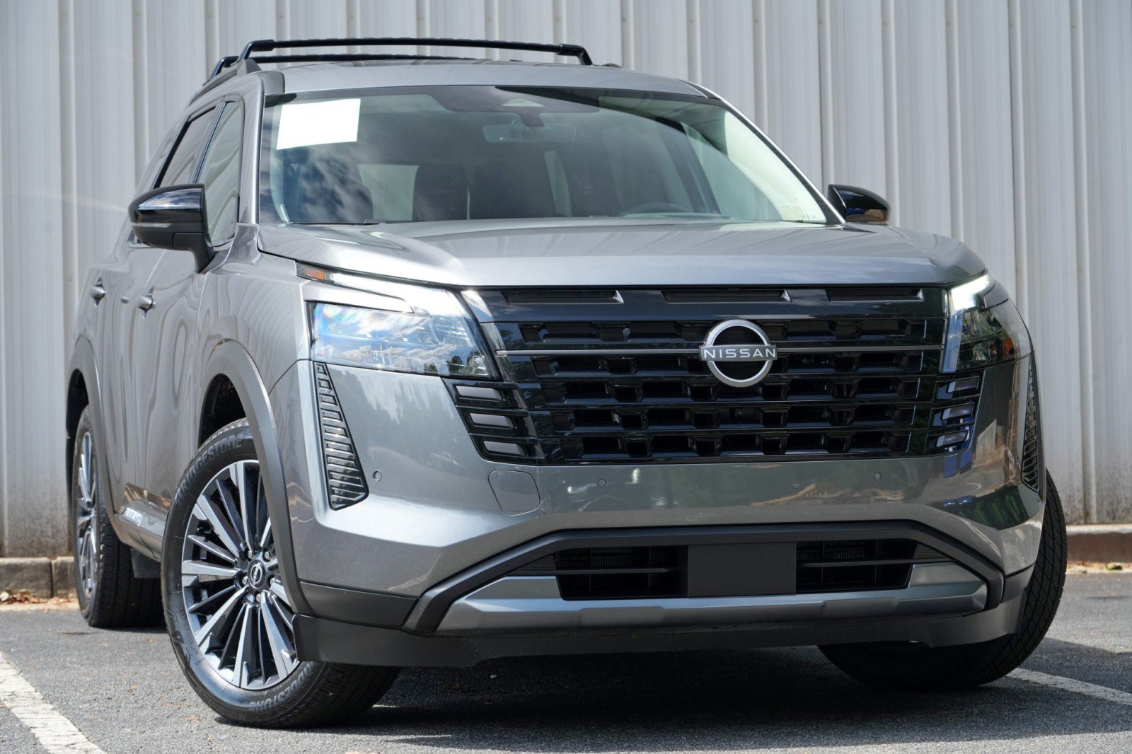Used 2026 Nissan Pathfinder Platinum FWD image 4