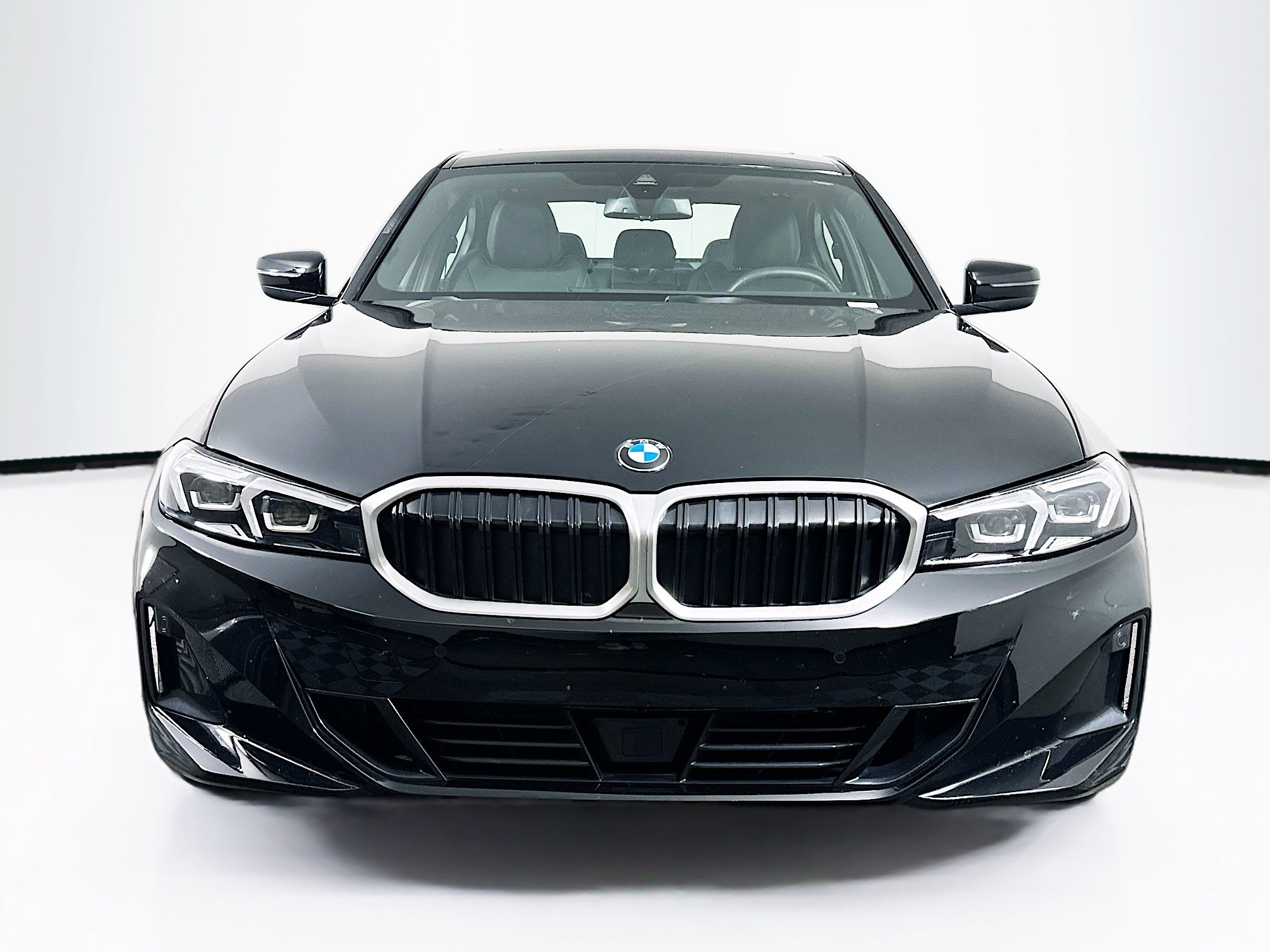 Used 2025 BMW 330i Sedan RWD image 2