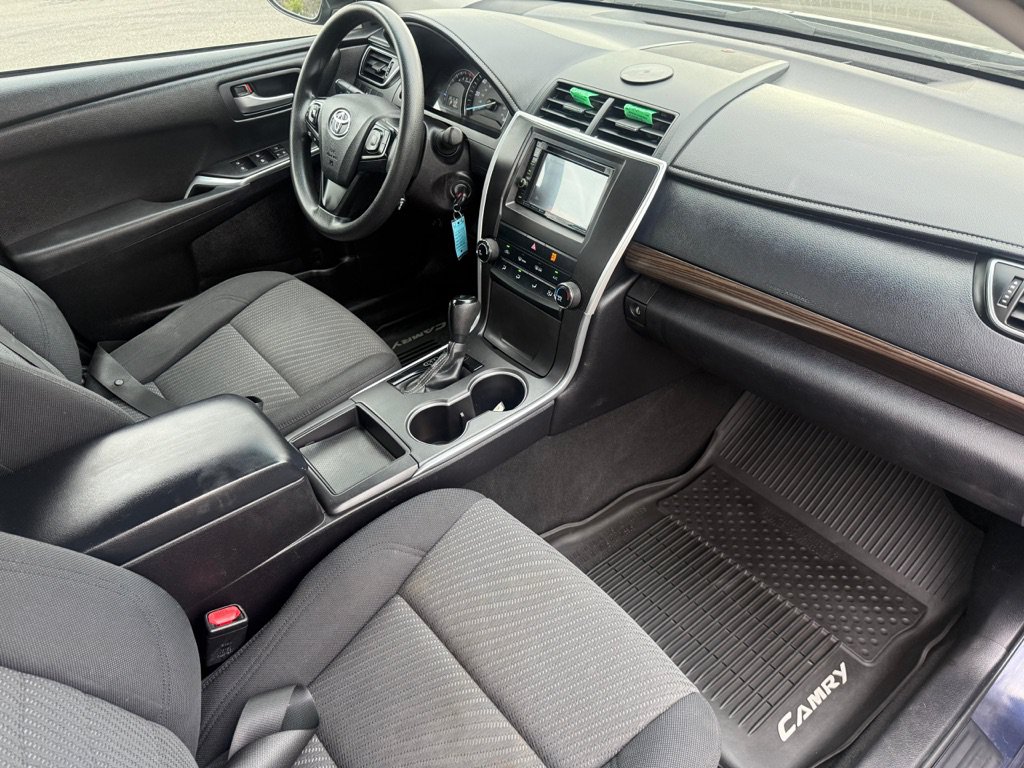 Used 2015 Toyota Camry LE FWD image 10