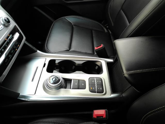 Used 2023 Ford Explorer XLT w/ Equipment Group 202A RWD image 41