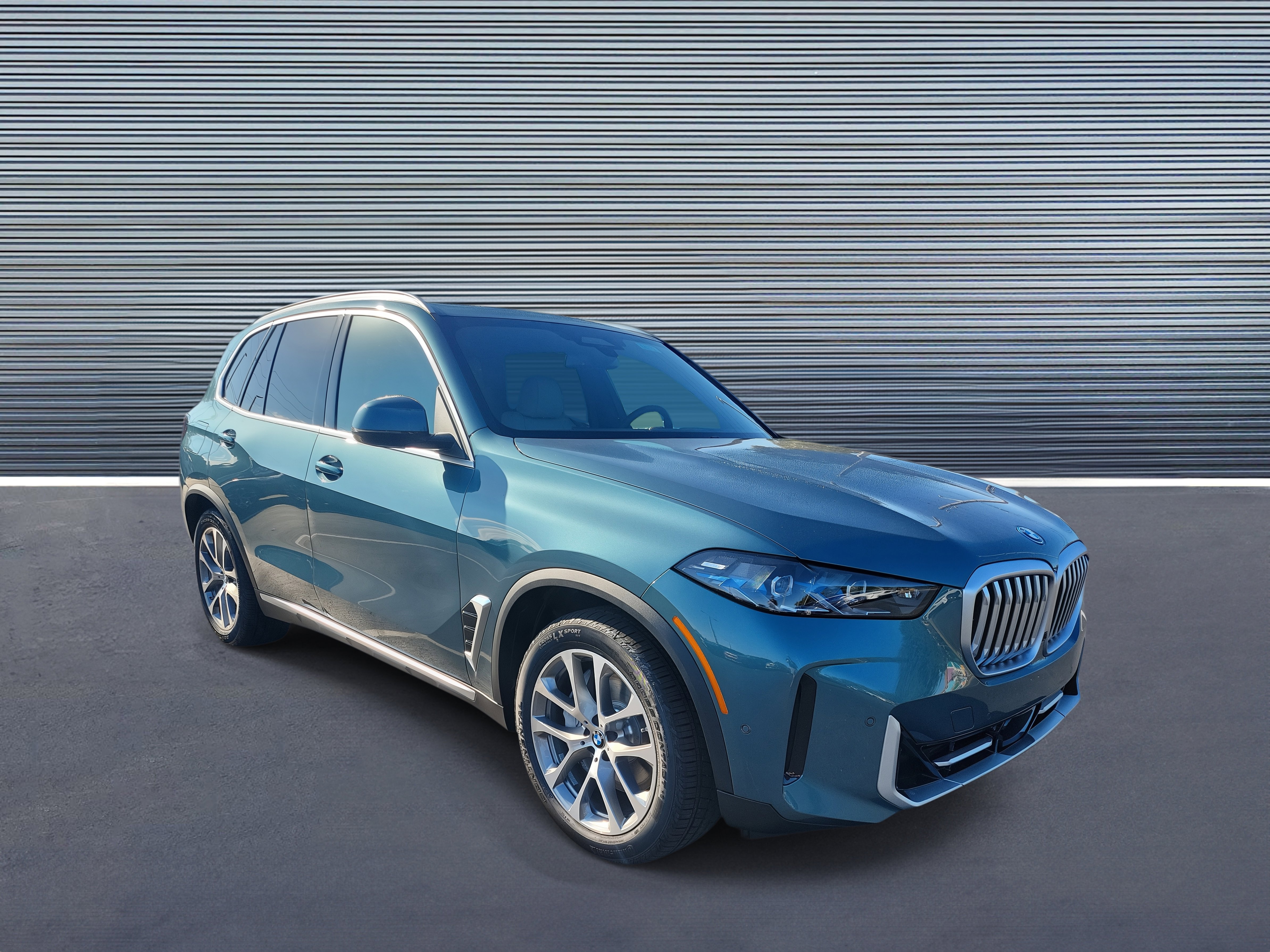 New 2026 BMW X5 xDrive50e w/ Executive Package image 2