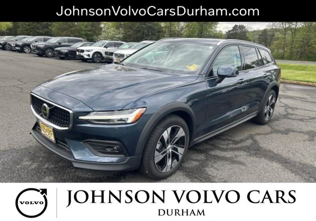 Used 2025 Volvo V60 B5 Cross Country Plus AWD/4WD image 1