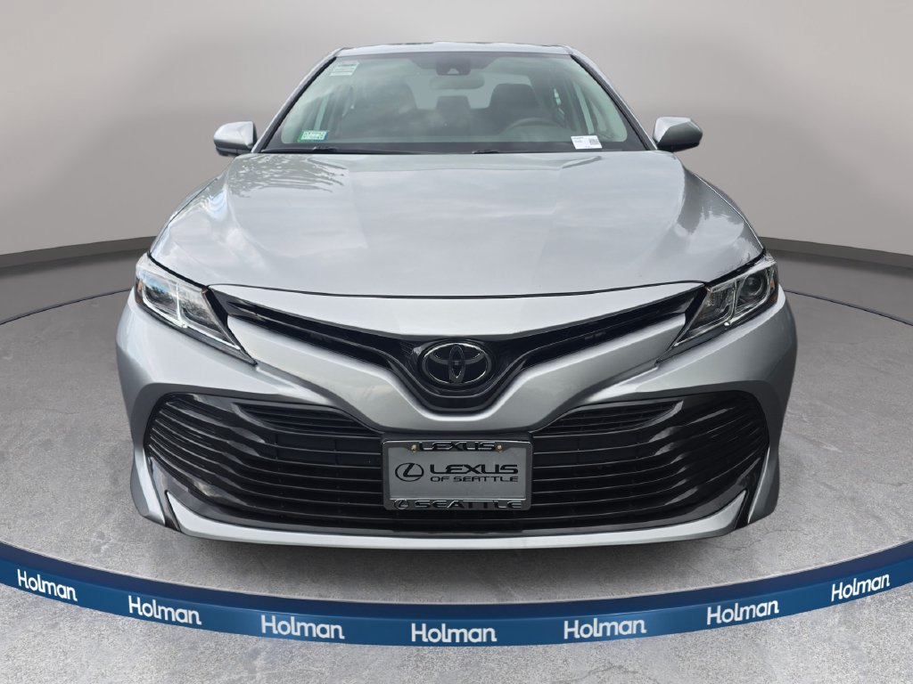 Used 2019 Toyota Camry LE FWD image 3