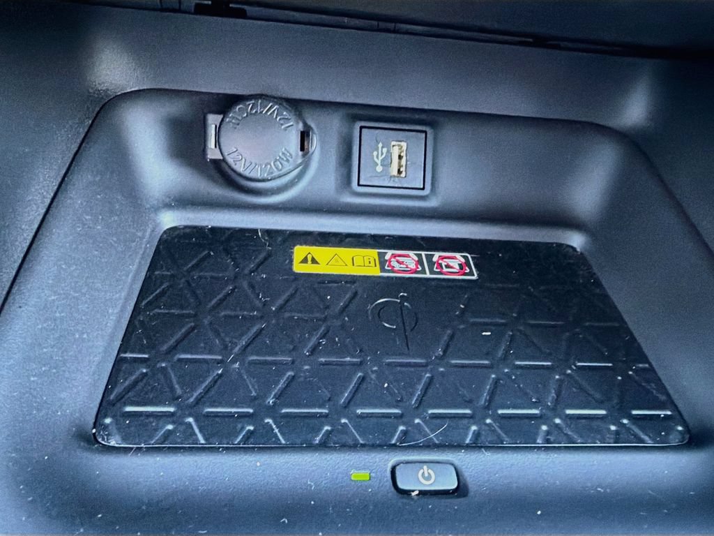 Used 2023 Toyota RAV4 XLE Premium FWD image 31