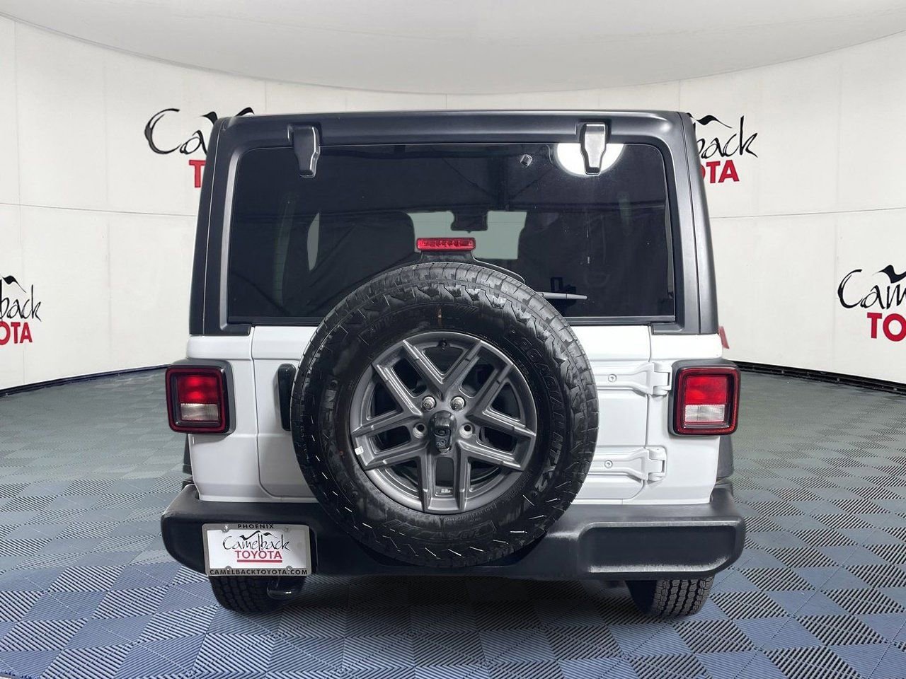 Used 2025 Jeep Wrangler Sport S AWD/4WD image 6