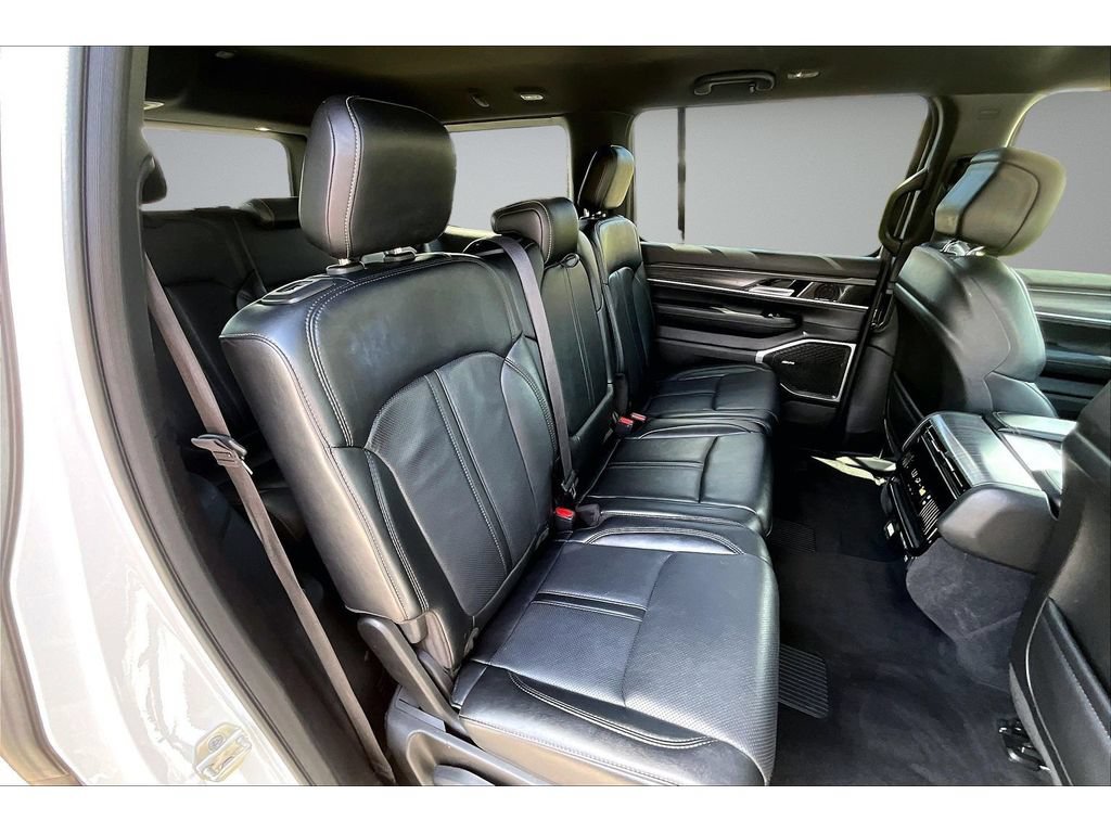 Certified 2024 Jeep Wagoneer Series II AWD/4WD image 42