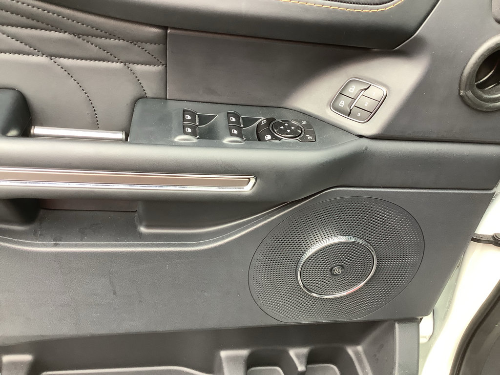 Used 2023 Ford Expedition Platinum AWD/4WD image 14