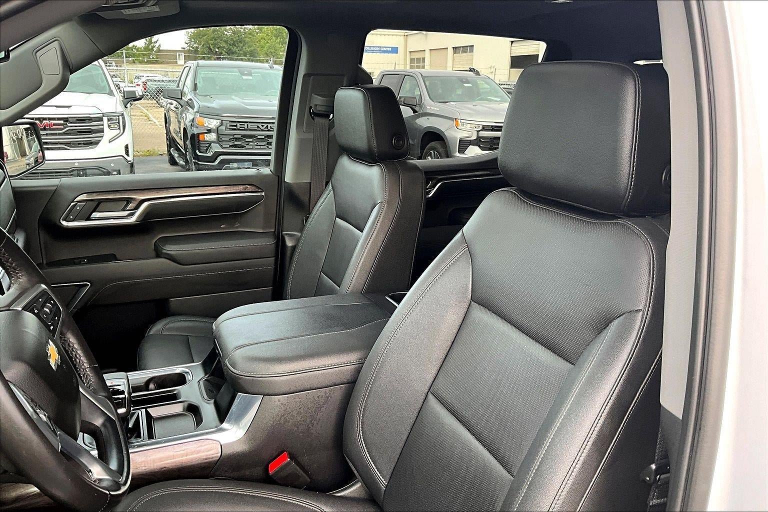 Used 2023 Chevrolet Silverado 1500 LTZ w/ LTZ Premium Package AWD/4WD image 23