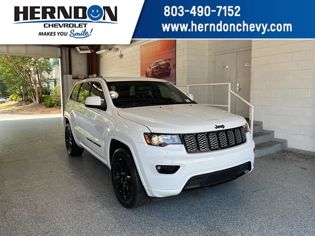 Used 2022 Jeep Grand Cherokee Laredo X RWD image 1