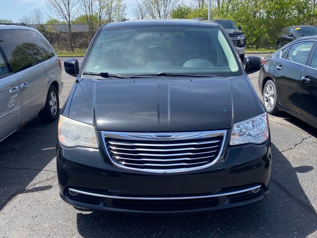 Used 2011 Chrysler Town & Country Touring-L w/ Entertainment Group #2 FWD image 12