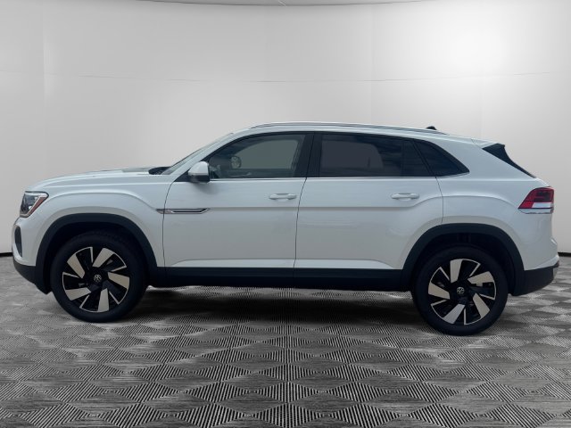 New 2026 Volkswagen Atlas Cross Sport SE FWD image 2