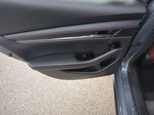Used 2023 MAZDA MAZDA3 s image 29