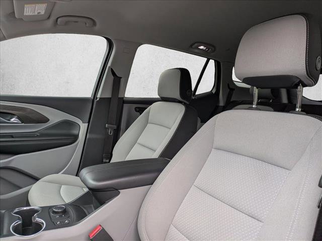 Used 2024 GMC Terrain SLE w/ Driver Convenience Package image 11