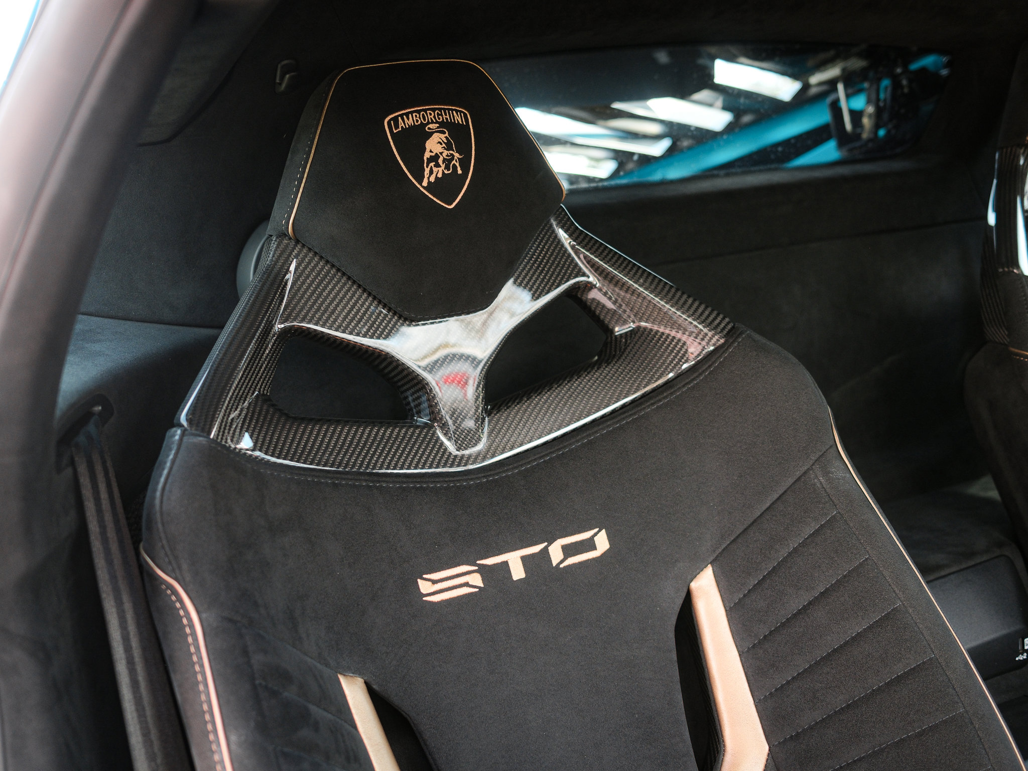 Used 2022 Lamborghini Huracan STO image 41