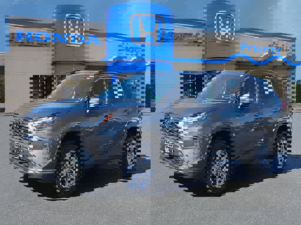 Used 2022 Toyota RAV4 XLE