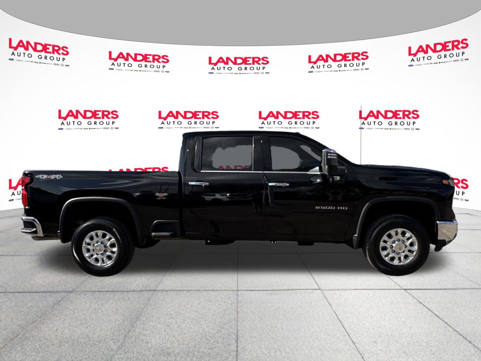 Used 2025 Chevrolet Silverado 2500 LTZ image 2