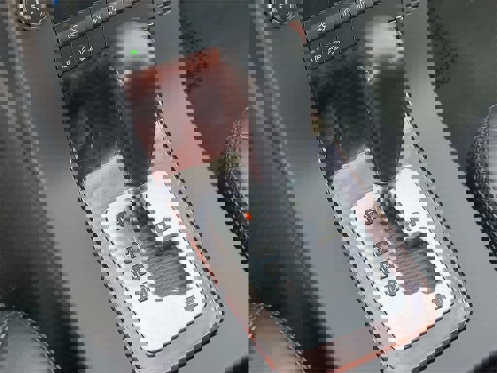 Used 2008 Volvo XC70 3.2 image 28