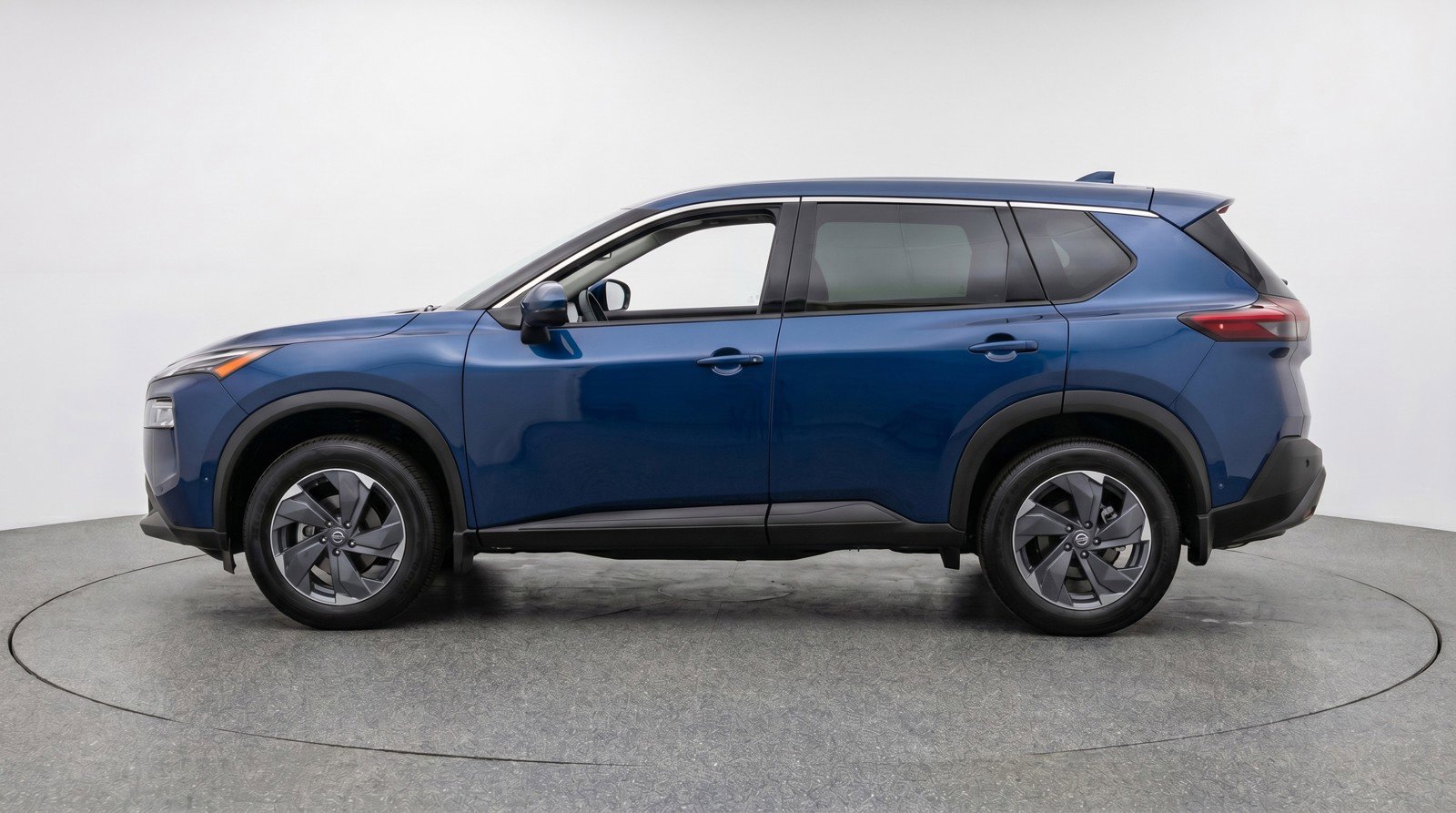 Used 2025 Nissan Rogue SV AWD/4WD image 5