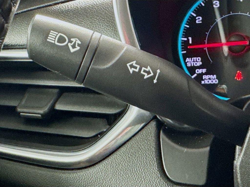 Used 2018 Chevrolet Equinox LT image 12