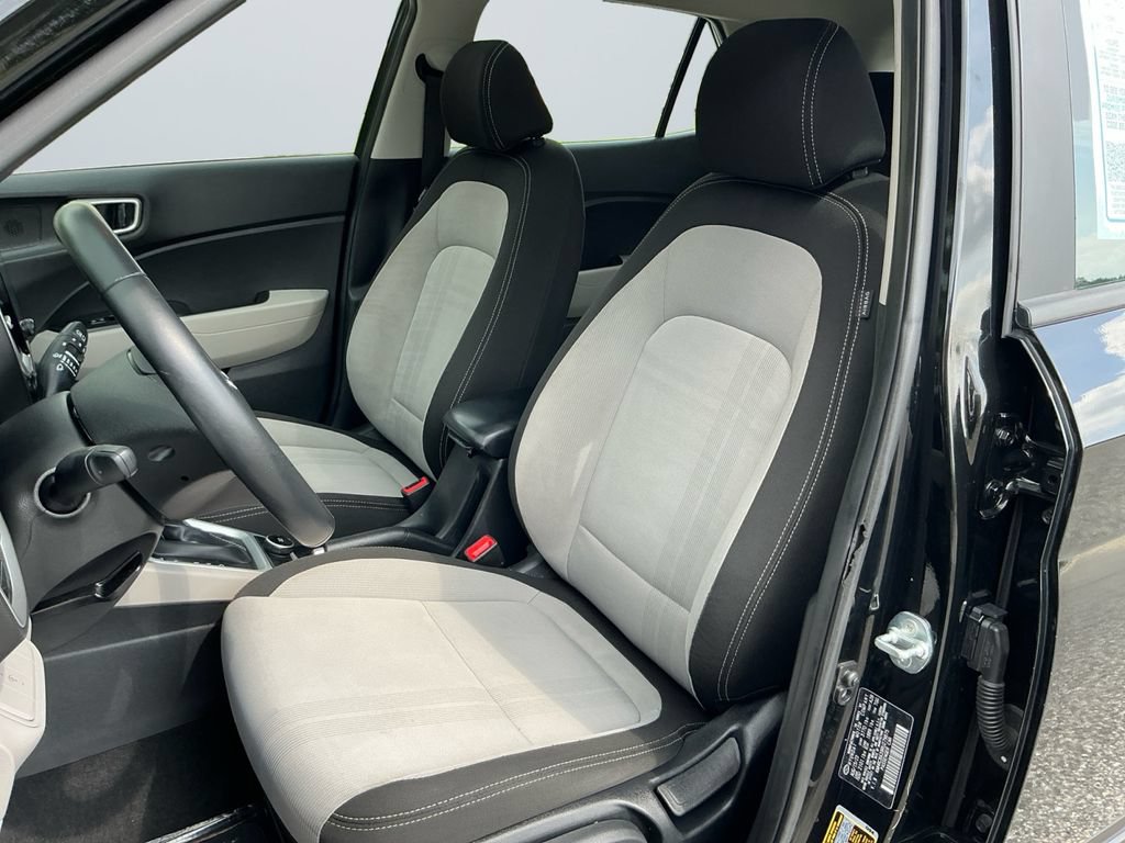 Used 2024 Hyundai Venue SEL FWD image 10