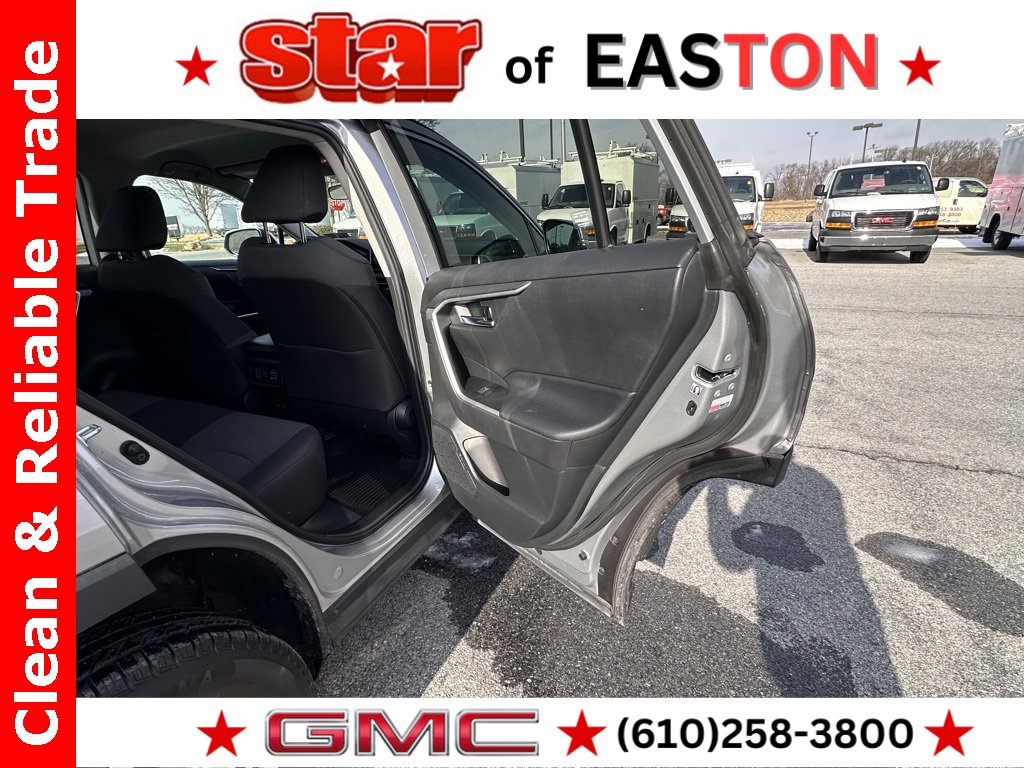 Used 2020 Toyota RAV4 XLE image 11