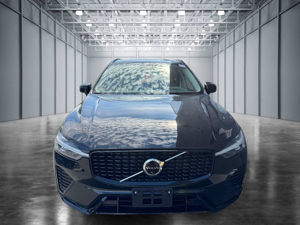 Certified 2025 Volvo XC60 B5 Plus w/ Protection Package Premier AWD/4WD image 2