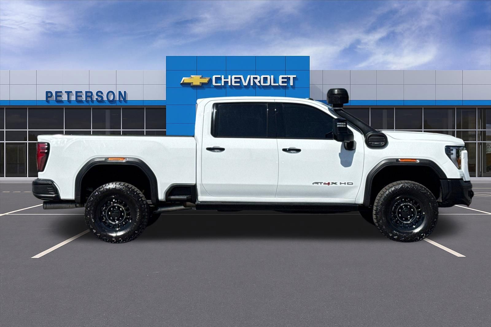 Certified 2025 GMC Sierra 2500 AT4X w/ AT4X AEV Edition AWD/4WD image 3