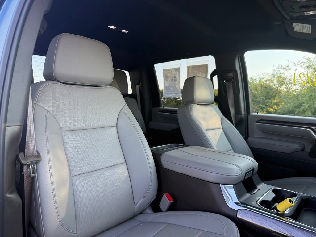 Used 2025 Chevrolet Silverado 2500 LTZ w/ LTZ Convenience Package AWD/4WD image 29