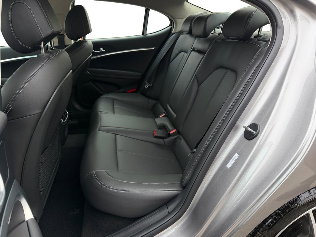 Used 2026 Genesis G70 2.5T image 13