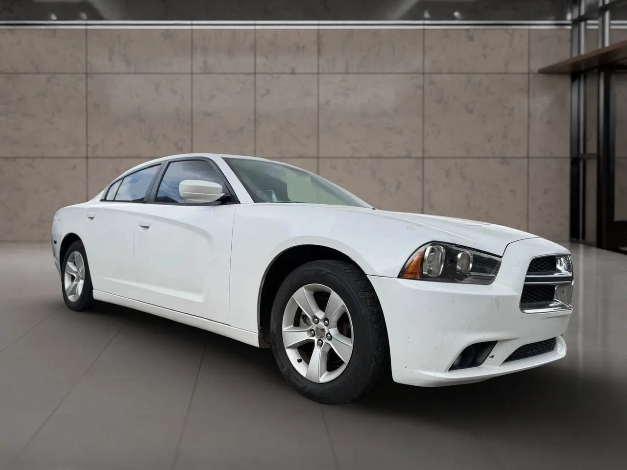 Used 2014 Dodge Charger SXT RWD image 3