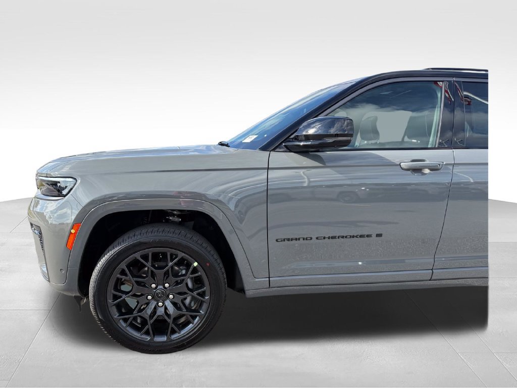 New 2027 Jeep Grand Cherokee Summit AWD/4WD image 24