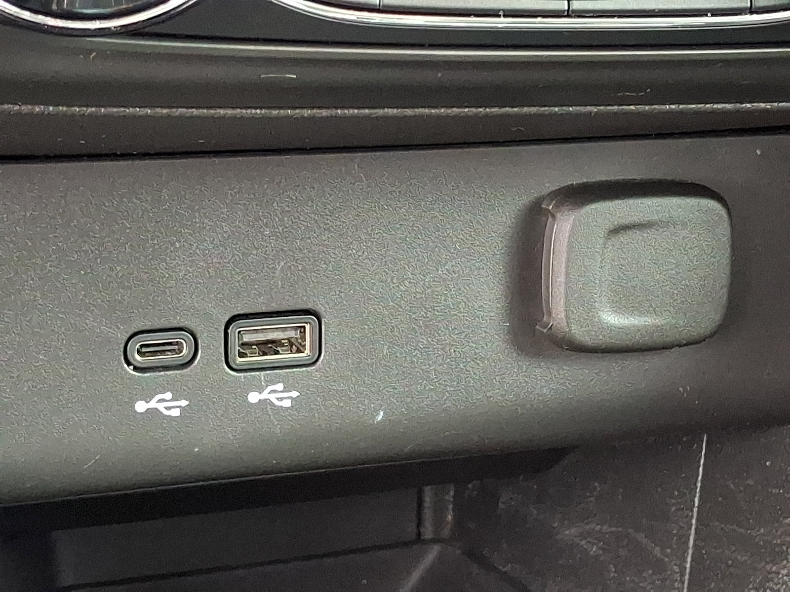 Used 2024 Buick Encore GX Preferred AWD/4WD image 22