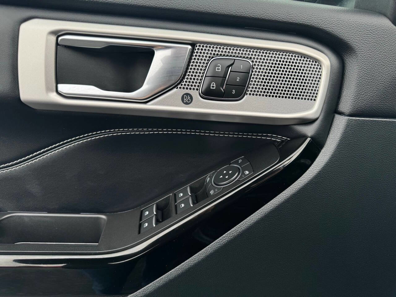 Used 2021 Ford Explorer ST image 16