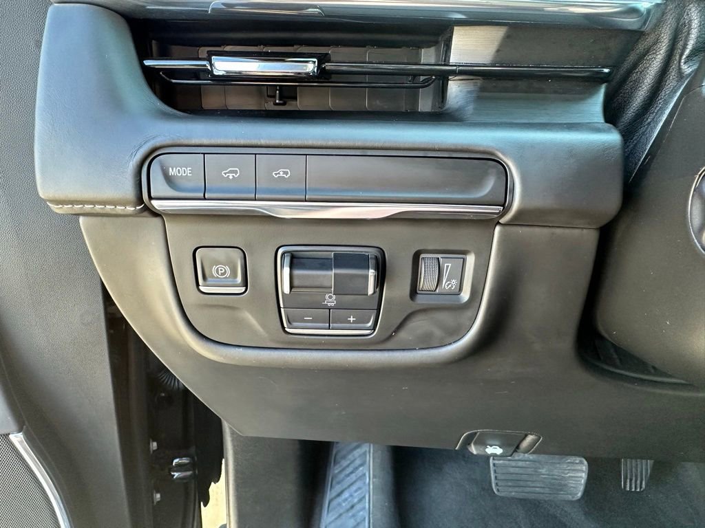 Used 2023 Cadillac Escalade ESV Premium Luxury Platinum image 28