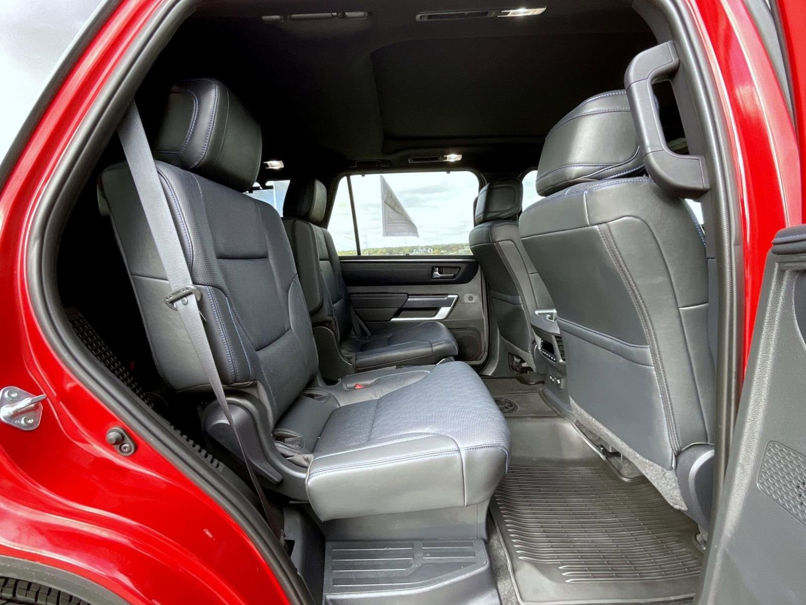 Used 2024 Toyota Sequoia Platinum image 19