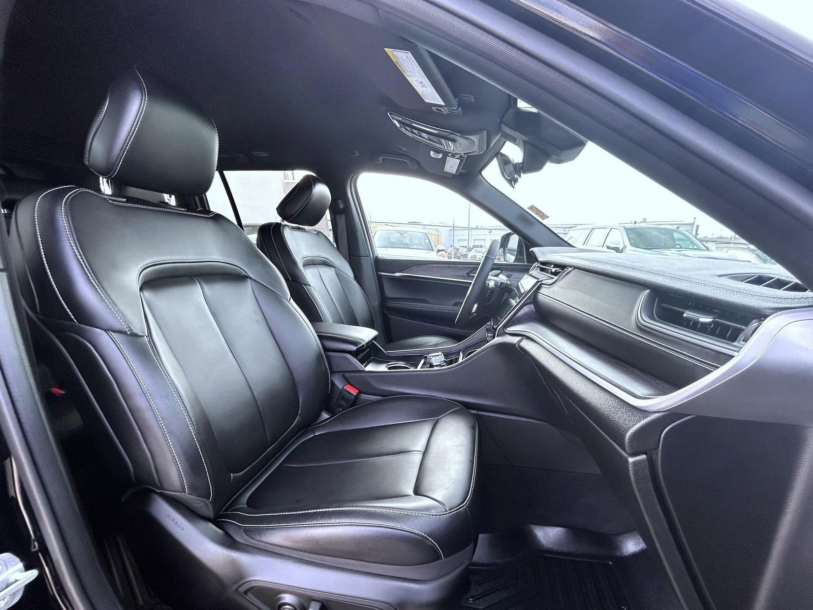 Used 2025 Jeep Grand Cherokee Limited image 15