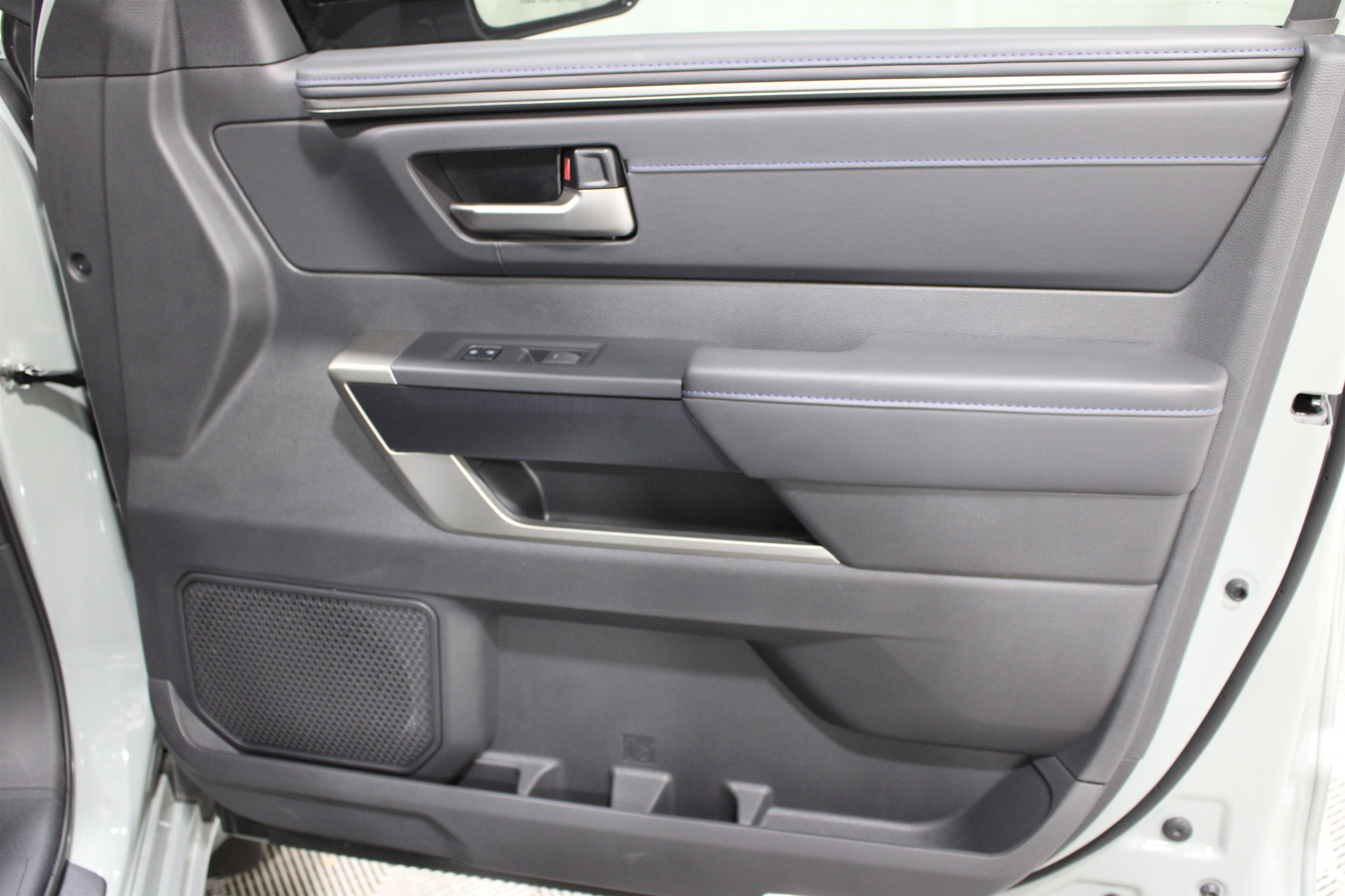 Used 2026 Toyota Sequoia Platinum image 37