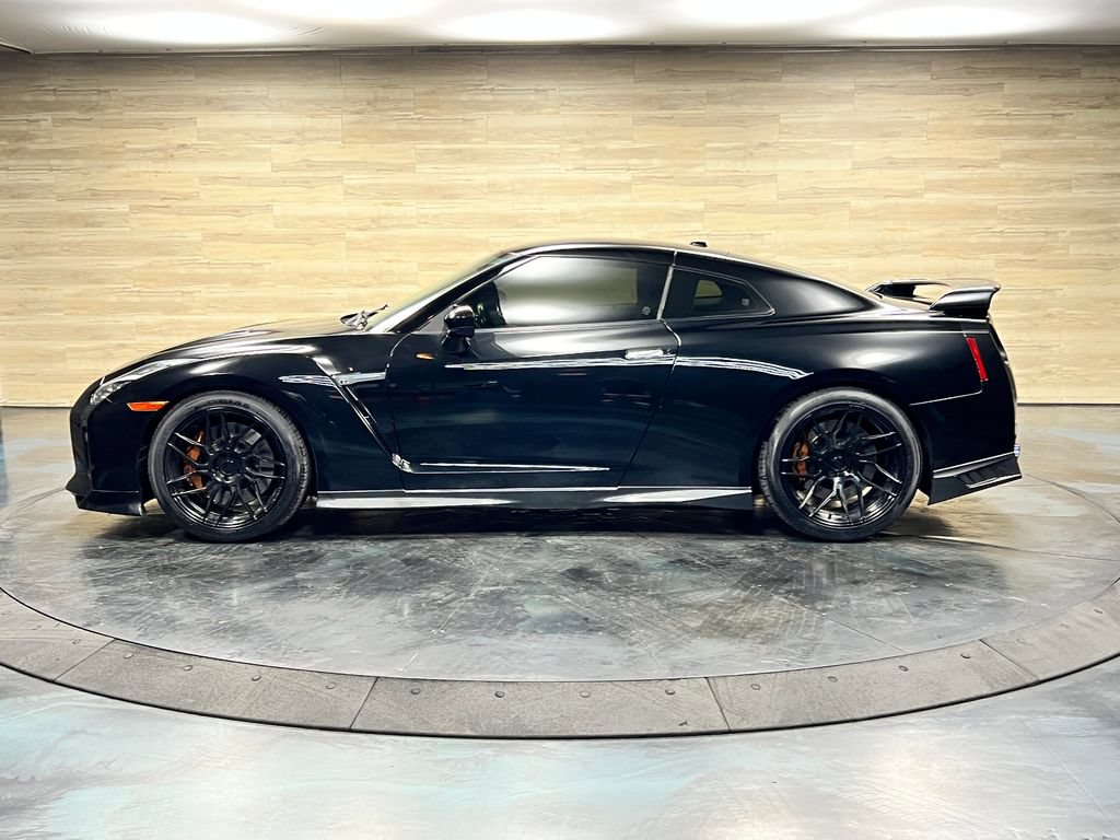 Used 2019 Nissan GT-R Premium w/ Premium Interior Package AWD/4WD image 11