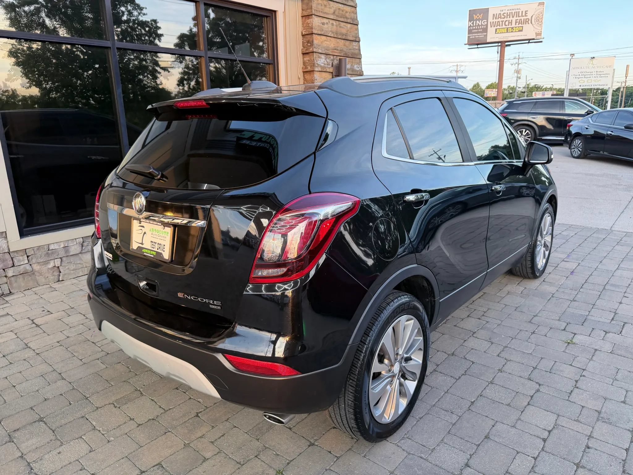 Used 2019 Buick Encore Preferred AWD/4WD image 3