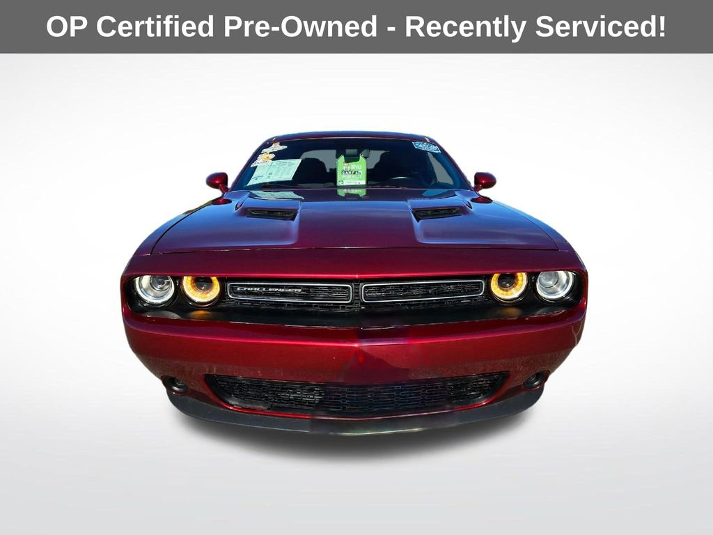 Used 2017 Dodge Challenger SXT image 2