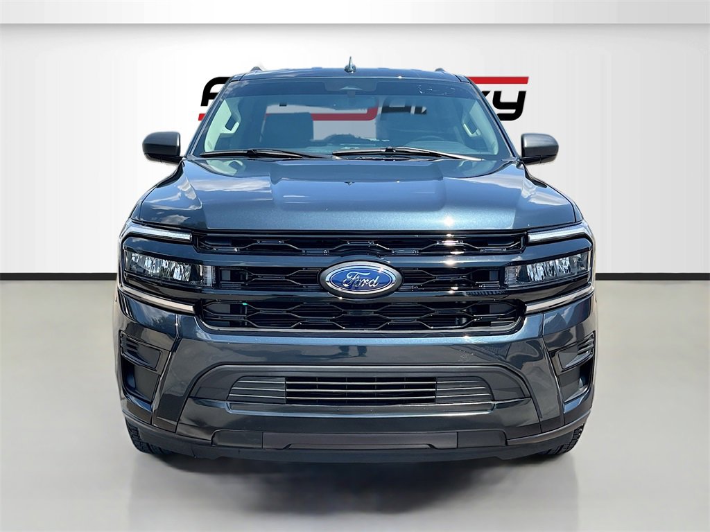Used 2024 Ford Expedition XLT image 2