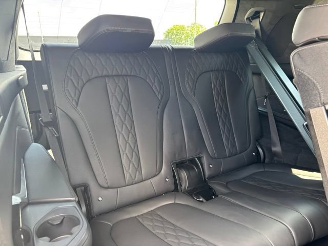Used 2022 BMW X7 M50i w/ Cold Weather Package AWD/4WD image 32