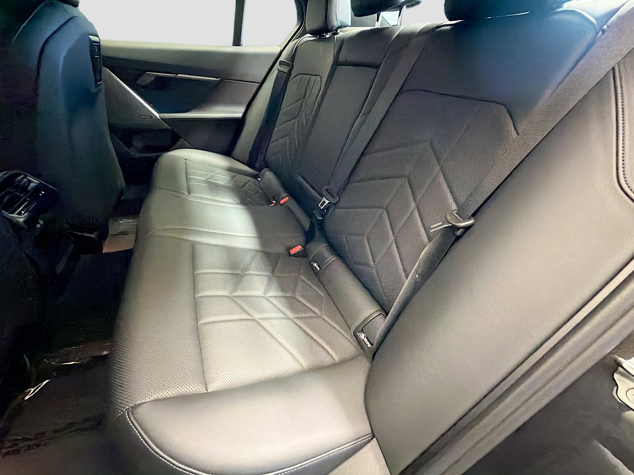 Used 2024 BMW 530i w/ Premium Package image 13