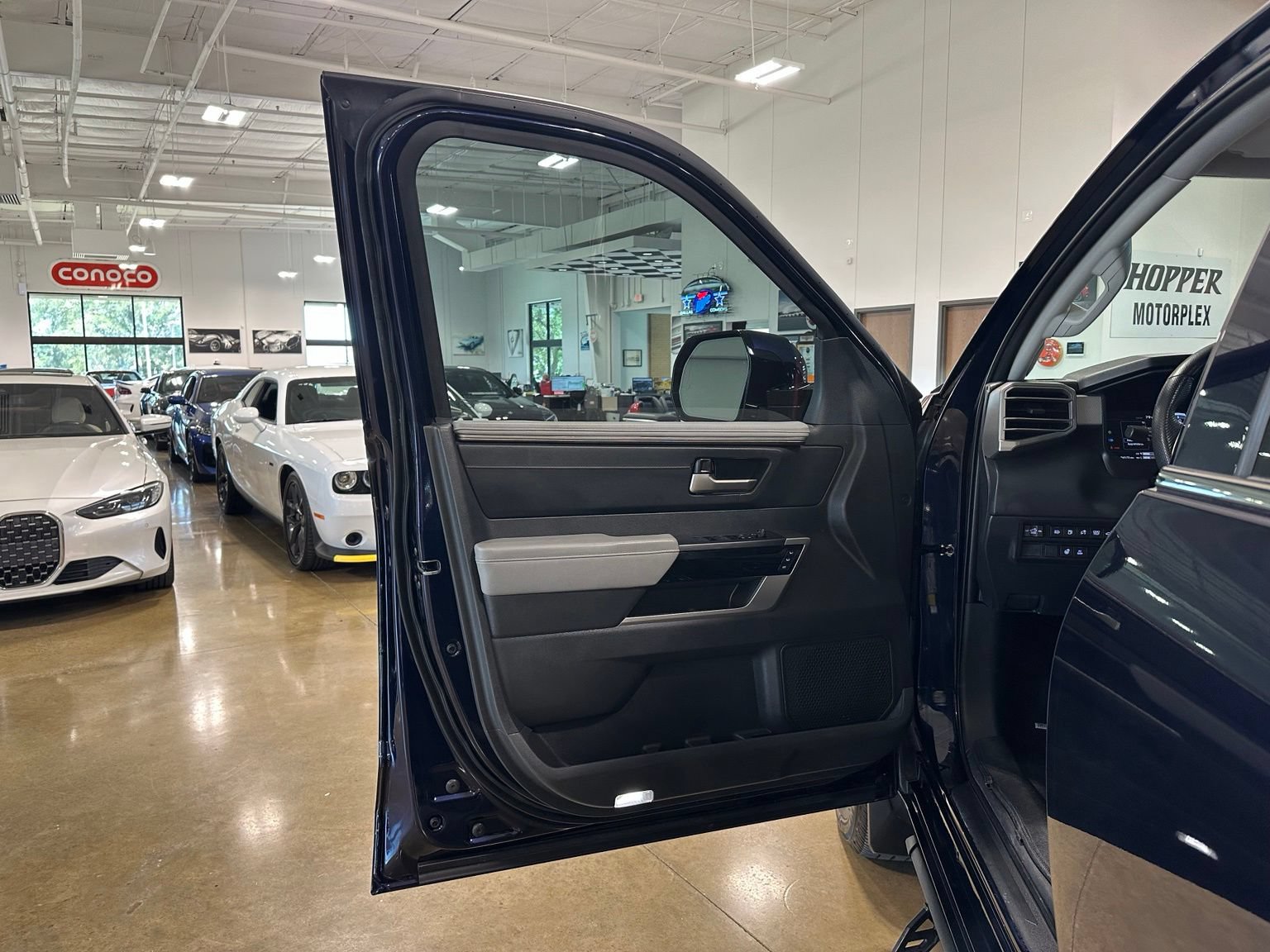 Used 2024 Toyota Tundra Limited AWD/4WD image 12