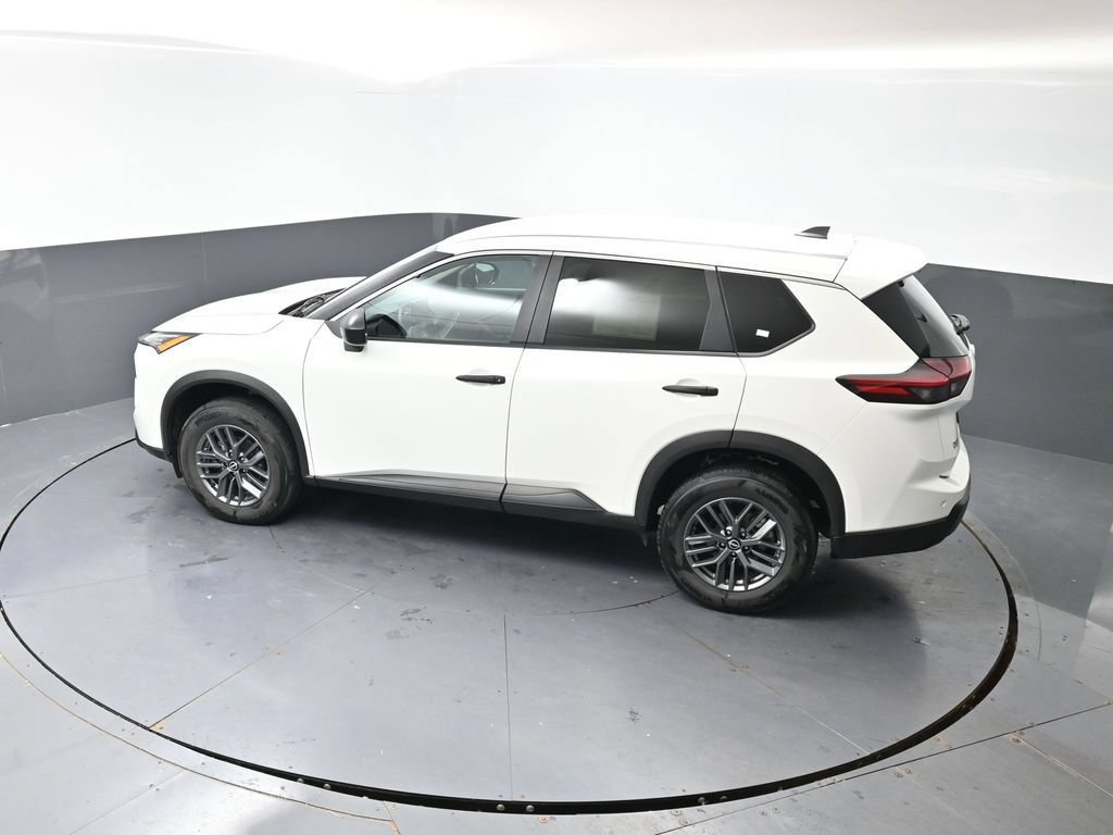 Used 2024 Nissan Rogue S FWD image 44