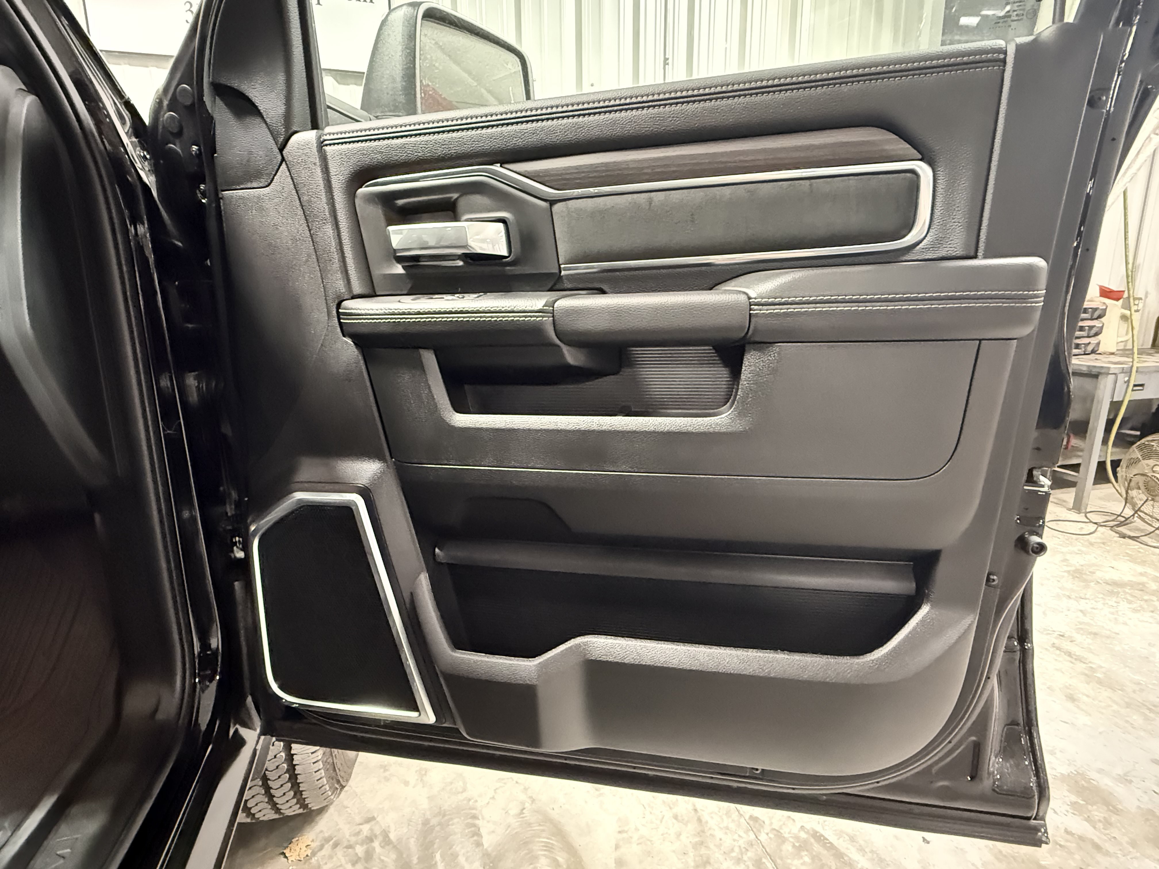 New 2026 RAM 2500 Laramie AWD/4WD image 10