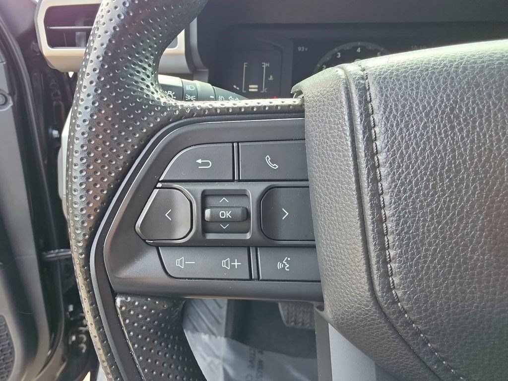 Certified 2025 Toyota Tacoma SR5 AWD/4WD image 13