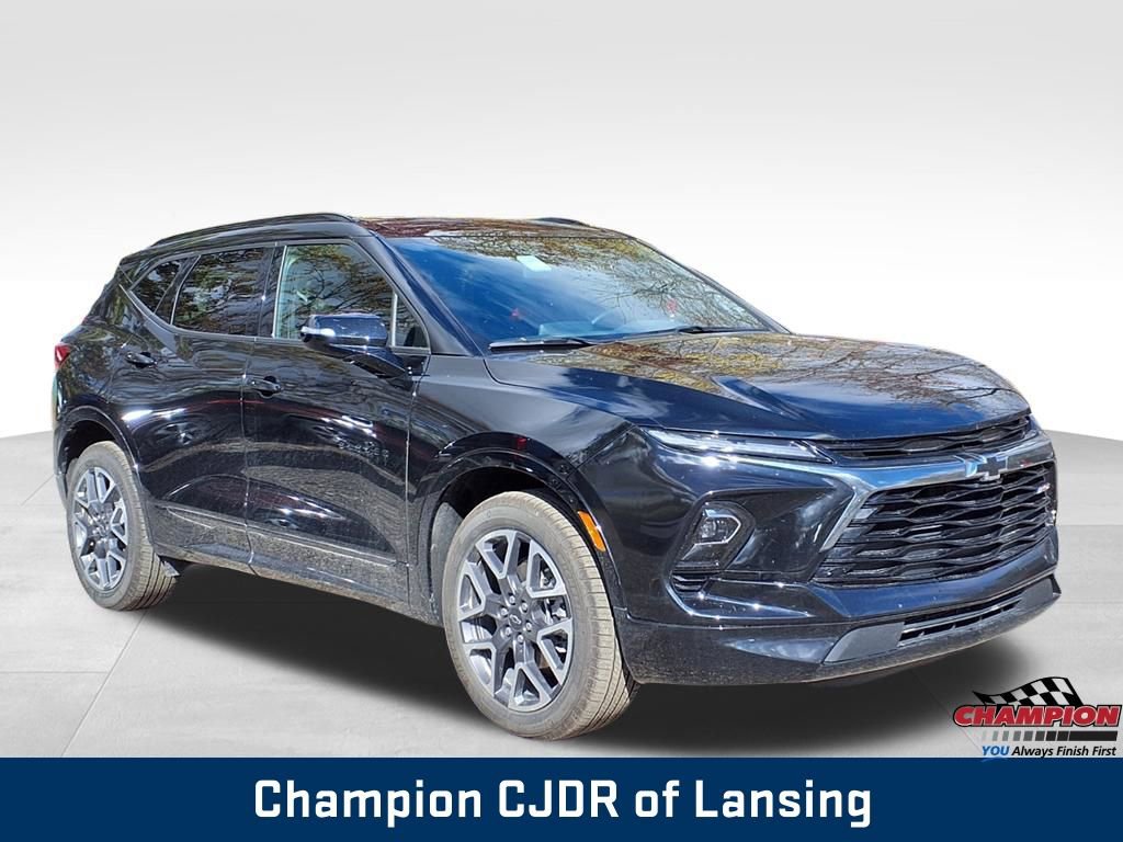 Used 2025 Chevrolet Blazer RS image 3