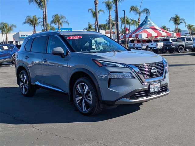 Used 2023 Nissan Rogue SL w/ SL Premium Package image 3