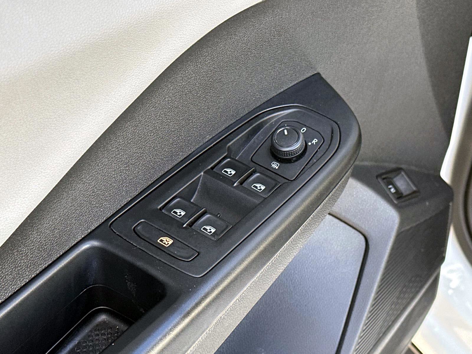 Certified 2022 Volkswagen Taos SE image 17